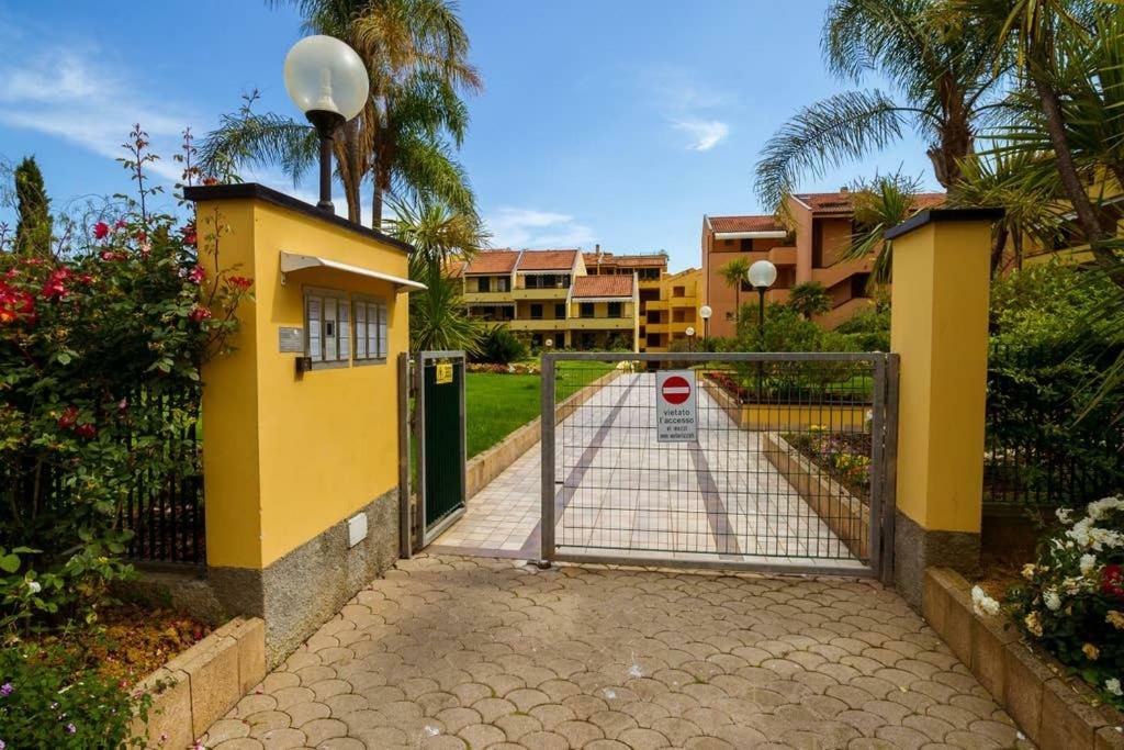 Garage, Piscina, Accesso A Mare E Pista Ciclabile Sanremo Exterior foto